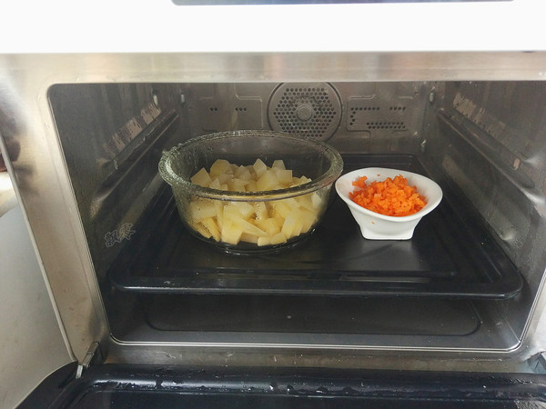 土豆鱈魚餅的做法-家常味煎菜譜