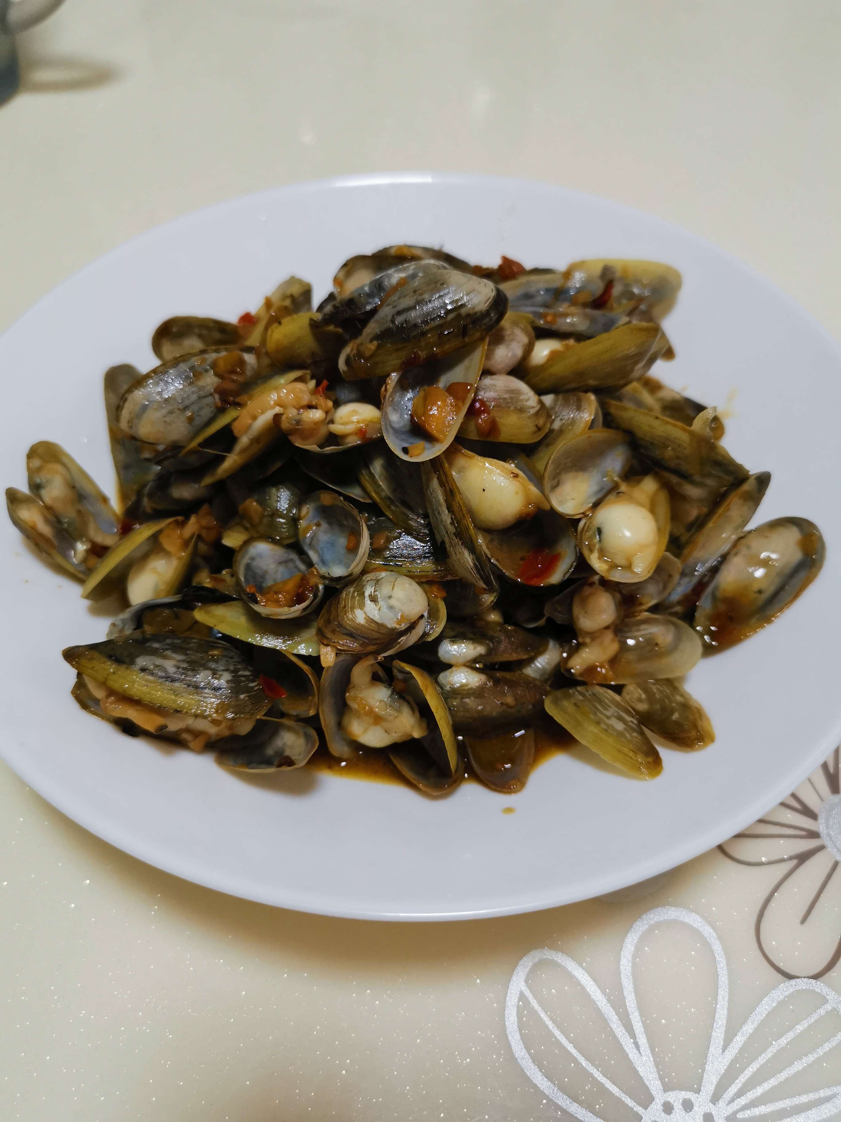 蒜蓉辣醬炒蟟蛁的做法-香辣味炒菜譜