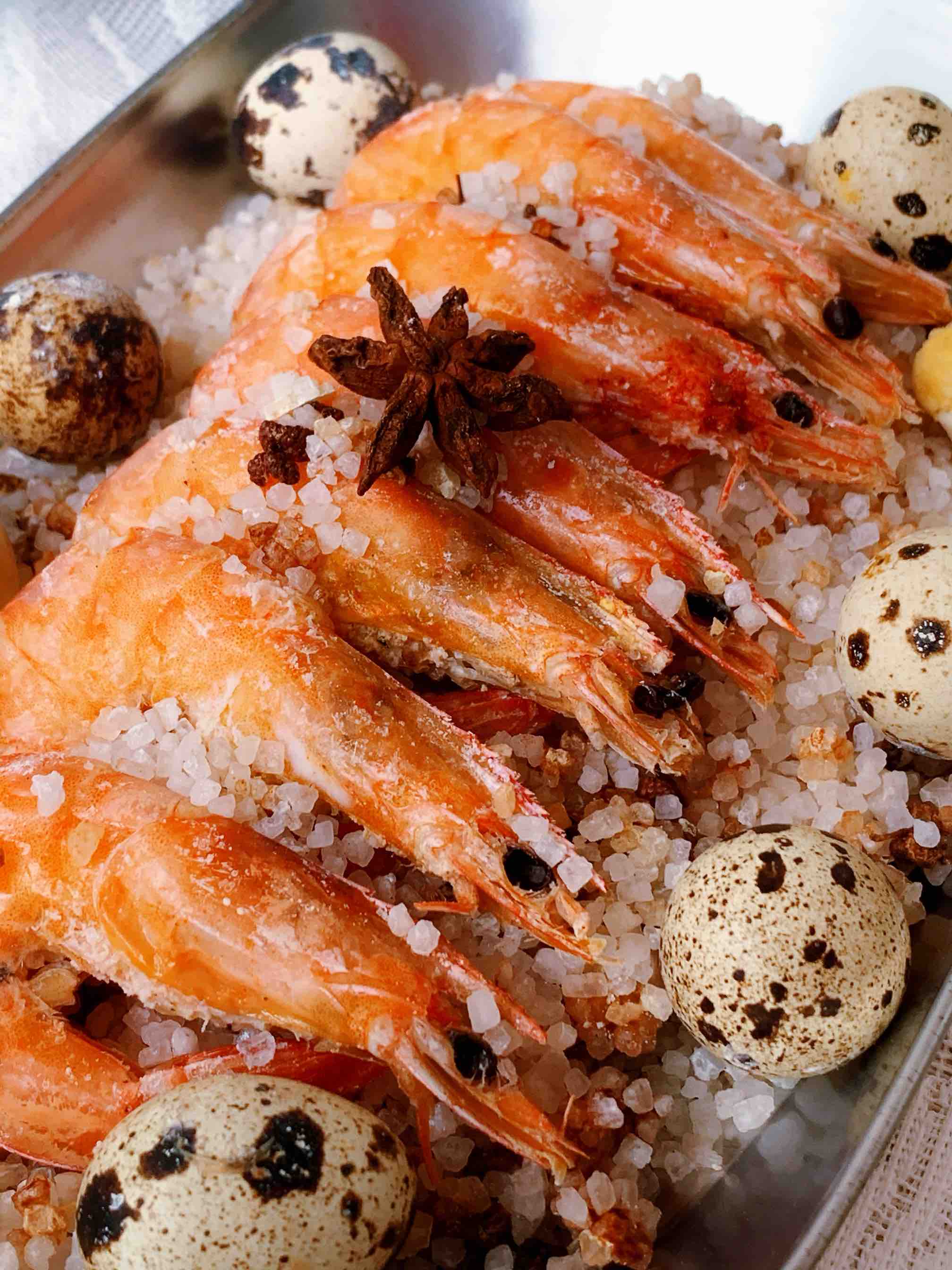 只用一包鹽，做一鍋鹽焗蝦的做法-咸鮮味烤菜譜