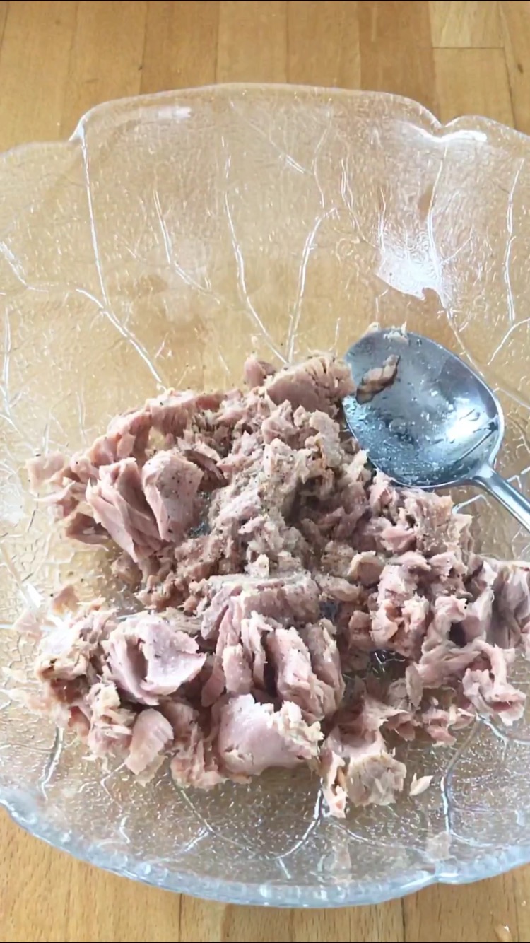 金槍魚蔬果沙拉的做法-家常味拌菜譜