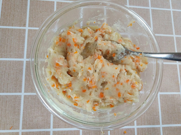 土豆鱈魚餅的做法-家常味煎菜譜