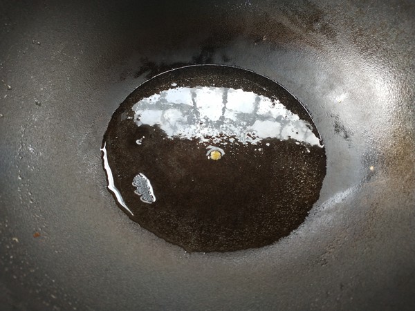 五花肉炒花生芽的做法-家常味炒菜譜