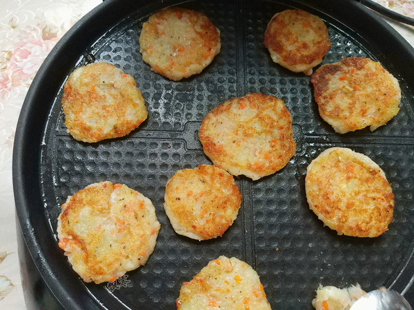 土豆鱈魚餅的做法-家常味煎菜譜