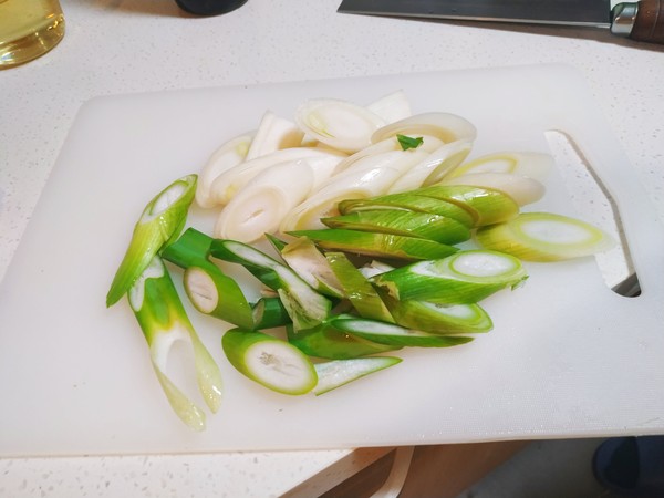 蔥炒繭蛹的做法-家常味炒菜譜