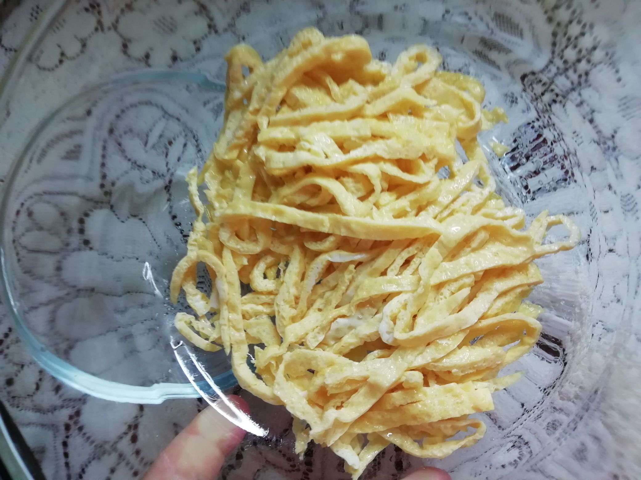 蛋絲拌豌豆苗的做法-咸鮮味拌菜譜