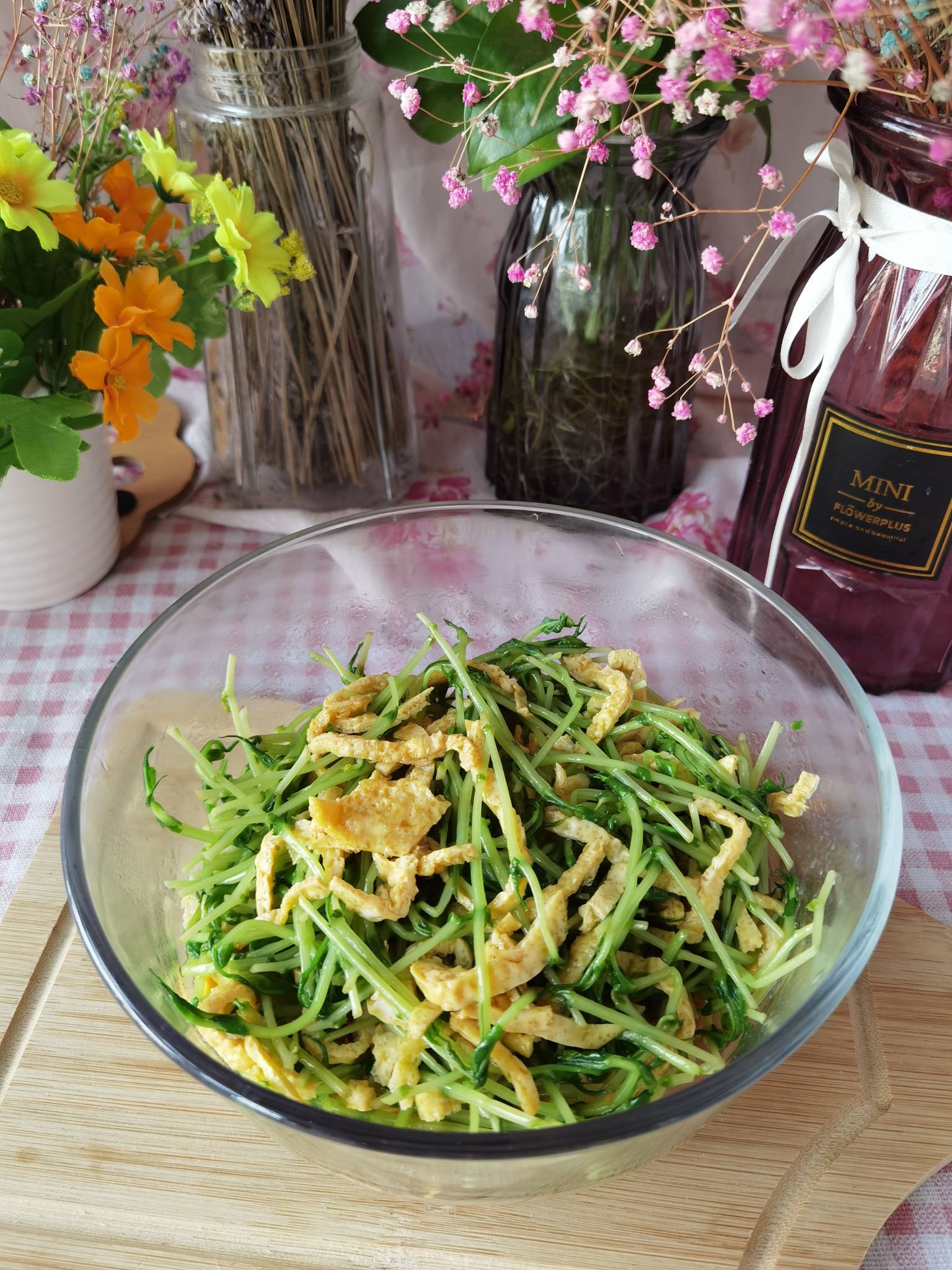 蛋絲拌豌豆苗的做法-咸鮮味拌菜譜