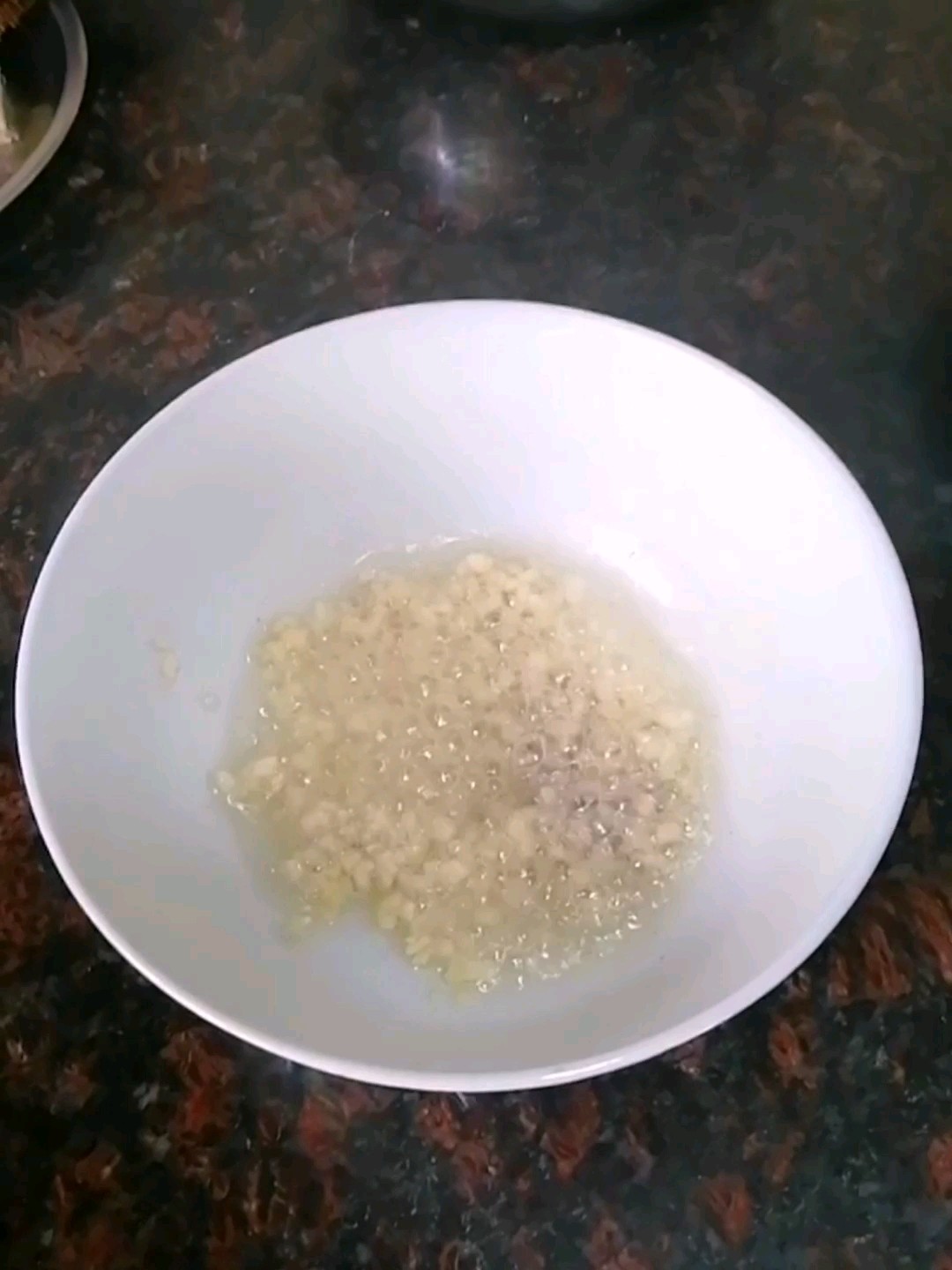 涼拌手撕茄子的做法-酸味拌菜譜