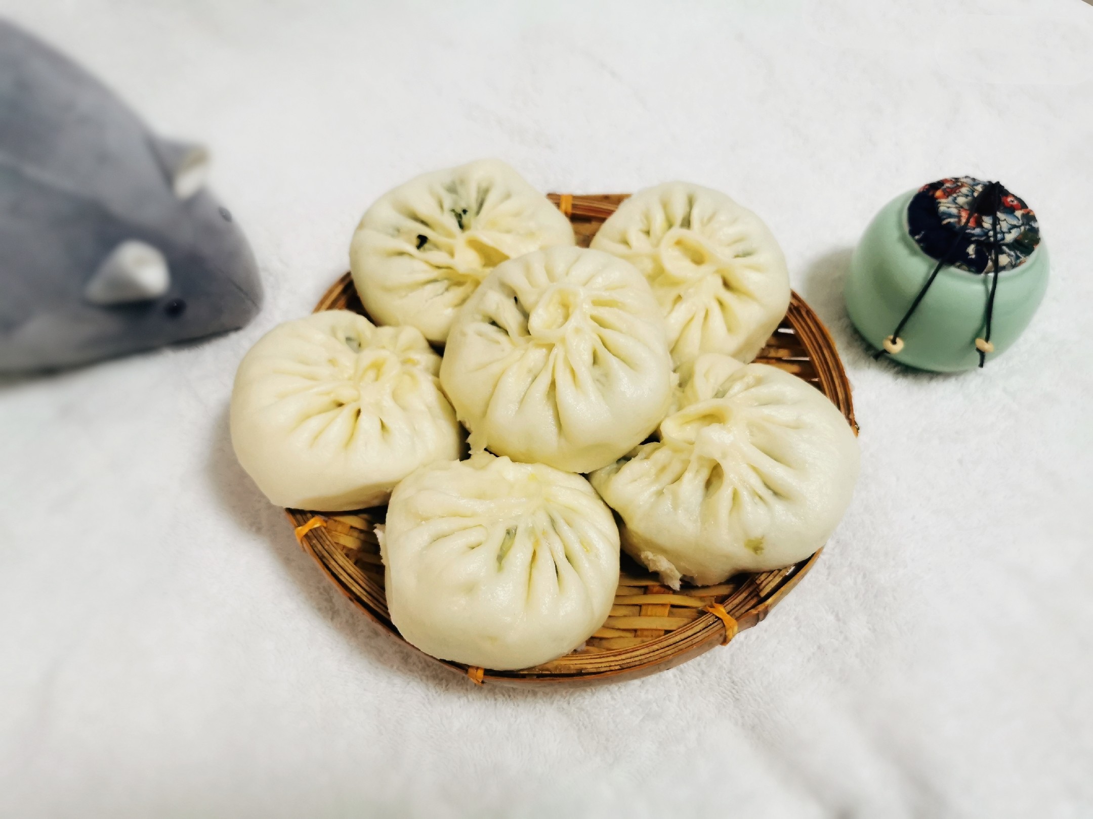 韭菜雞蛋素包子，餡里有鹽就入味，10分鐘出鍋剛剛剛好的做法-家常味蒸菜譜