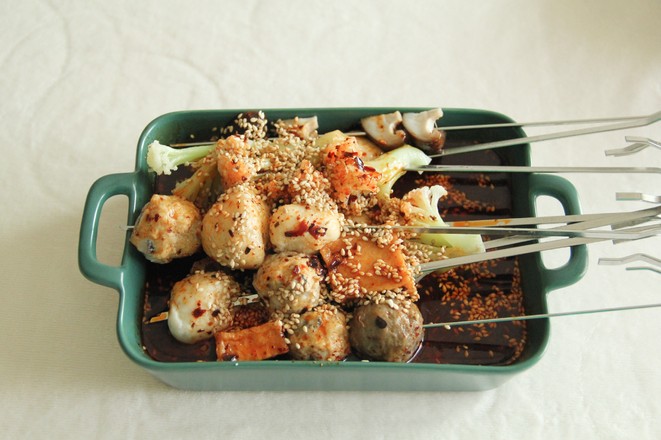 夏日麻辣串串自制更安心的做法-麻辣味煮菜譜