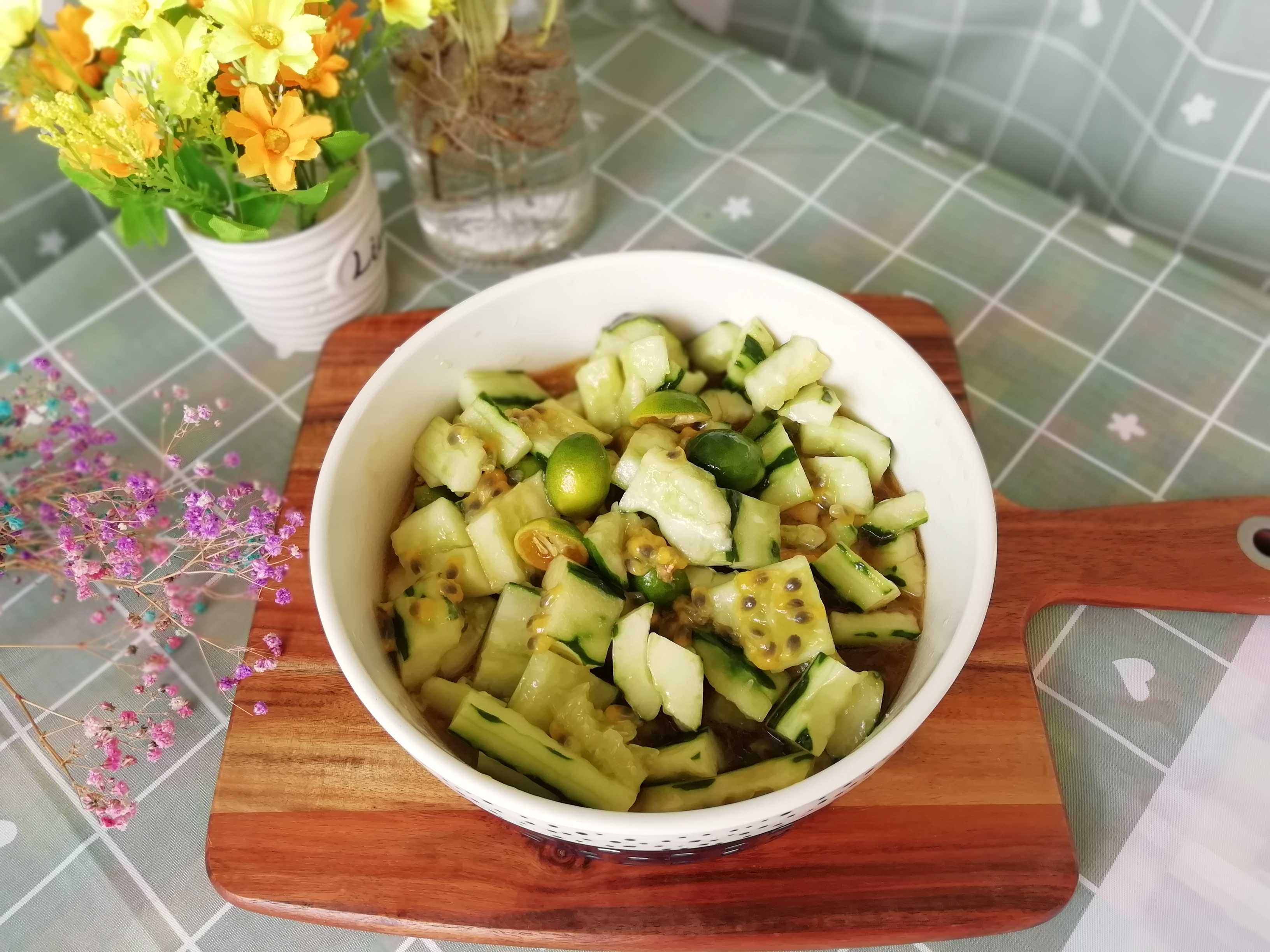 百香果青檸拌黃瓜的做法-咸鮮味拌菜譜