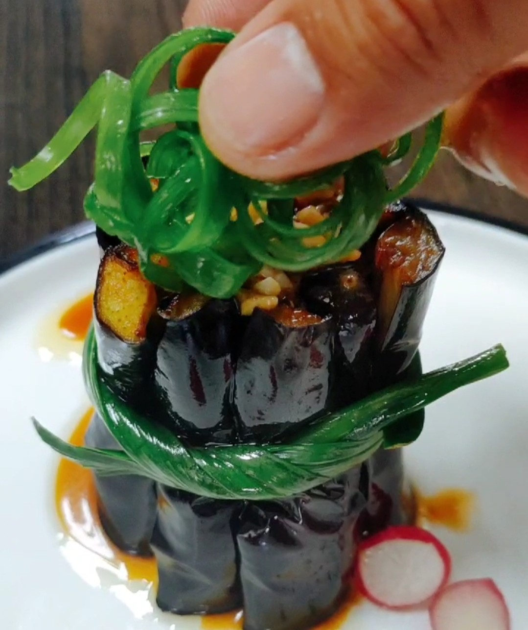 鶯啼綠映紅的做法-蒜香味拌菜譜