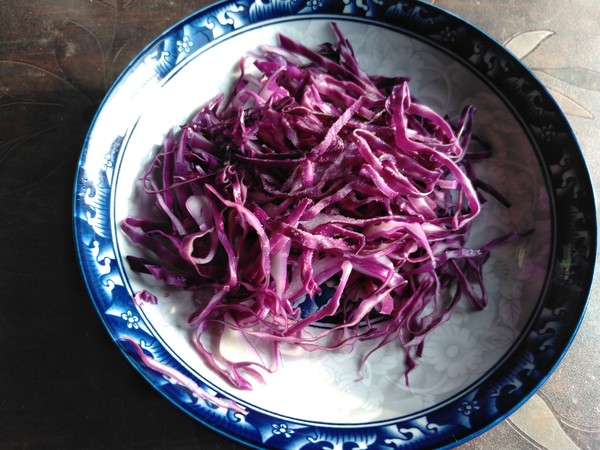 紫甘藍拌海帶絲的做法-酸辣味拌菜譜