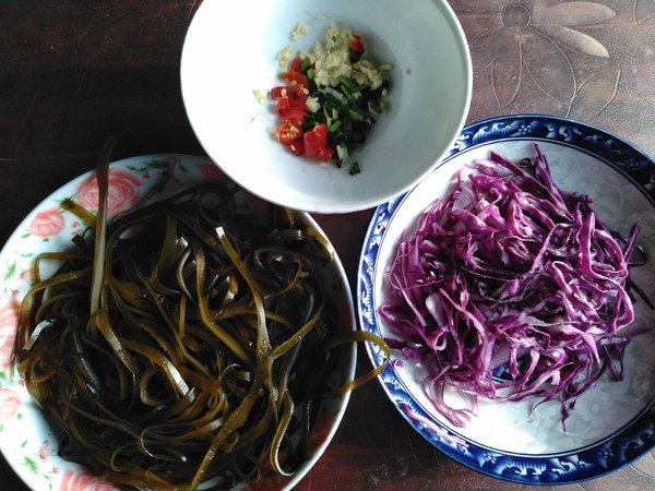 紫甘藍拌海帶絲的做法-酸辣味拌菜譜