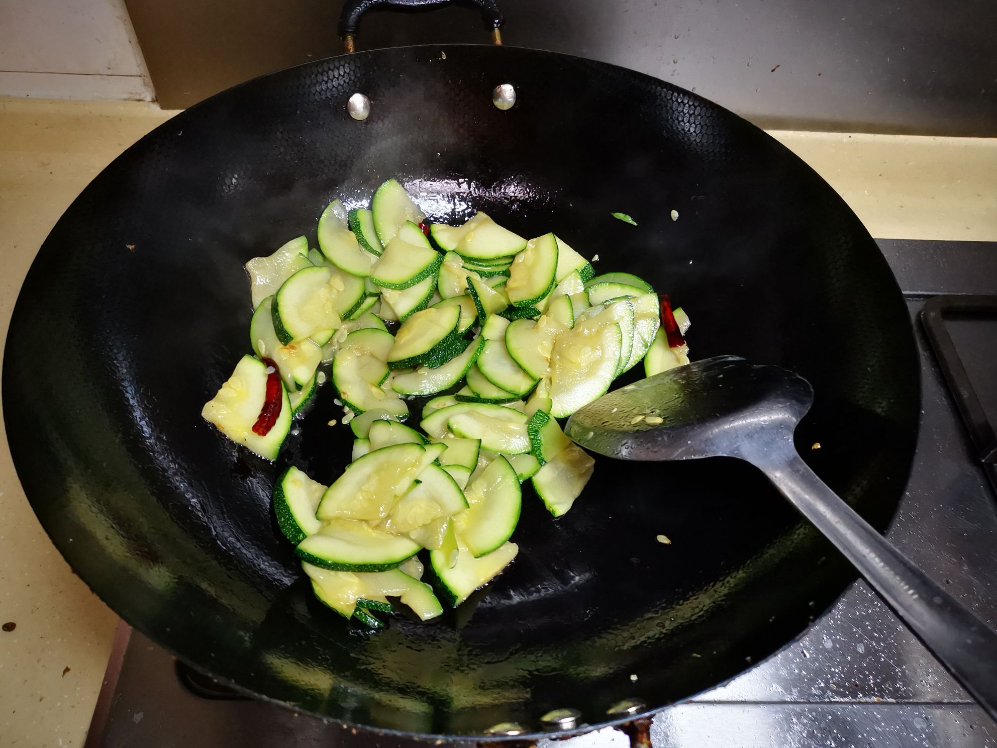 醋溜嫩南瓜的做法-家常味炒菜譜