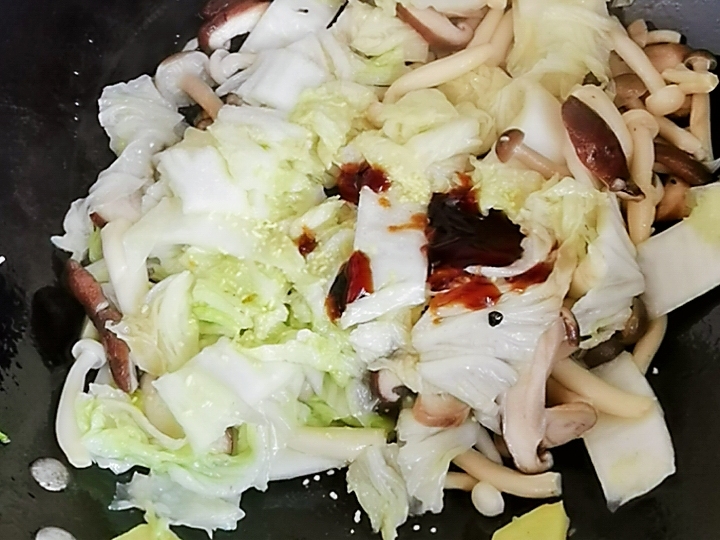 吃百菜不如吃白菜，白菜炒蘑菇，鮮美脆嫩又下飯的做法-咸鮮味炒菜譜