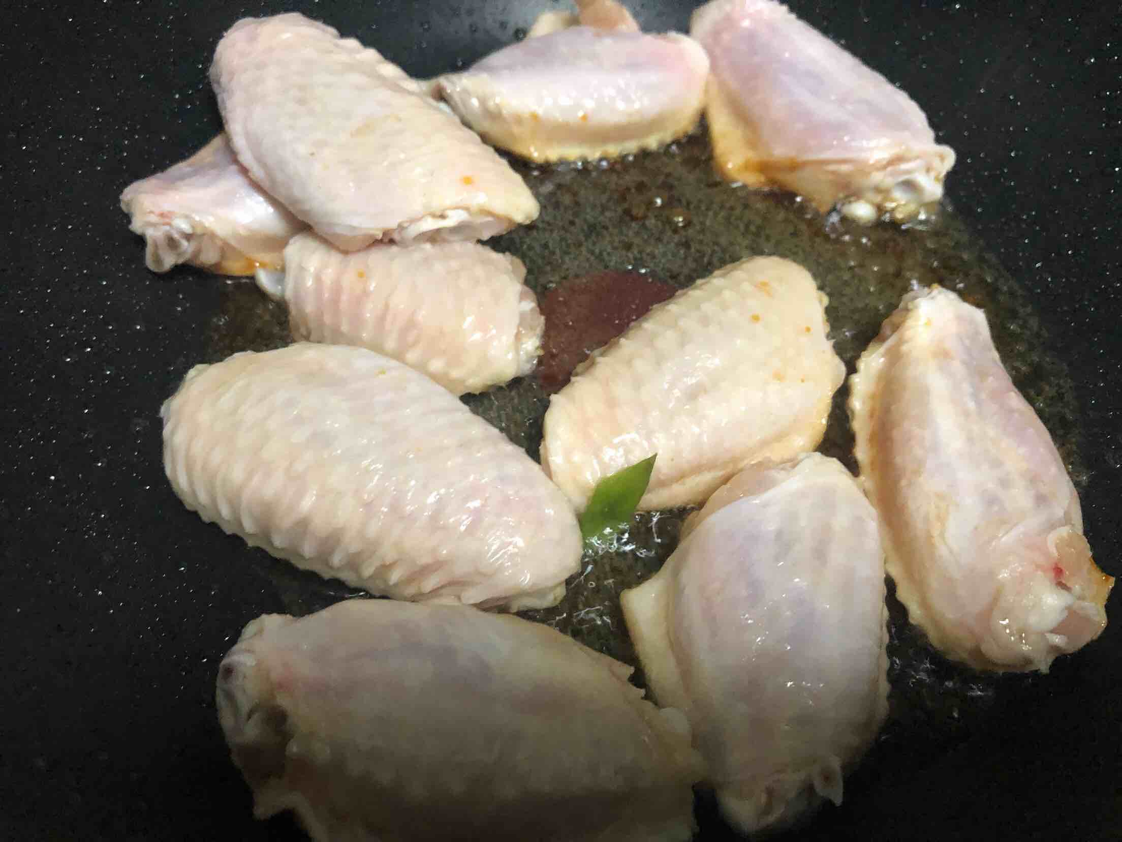 紅燒雞翅的做法-家常味燒菜譜