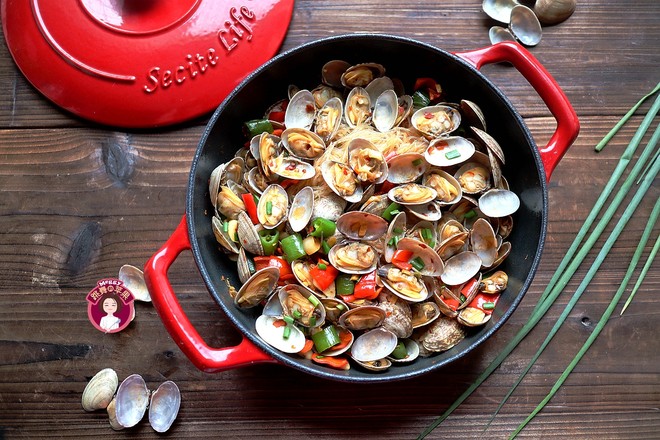 香辣花蛤粉絲煲的做法-咸鮮味煲菜譜