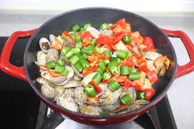 香辣花蛤粉絲煲的做法-咸鮮味煲菜譜