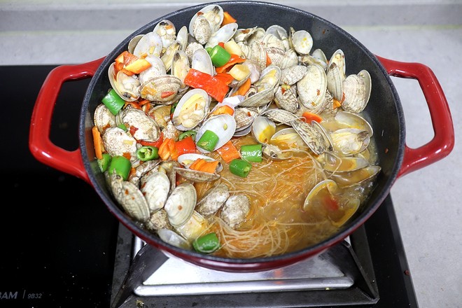 香辣花蛤粉絲煲的做法-咸鮮味煲菜譜