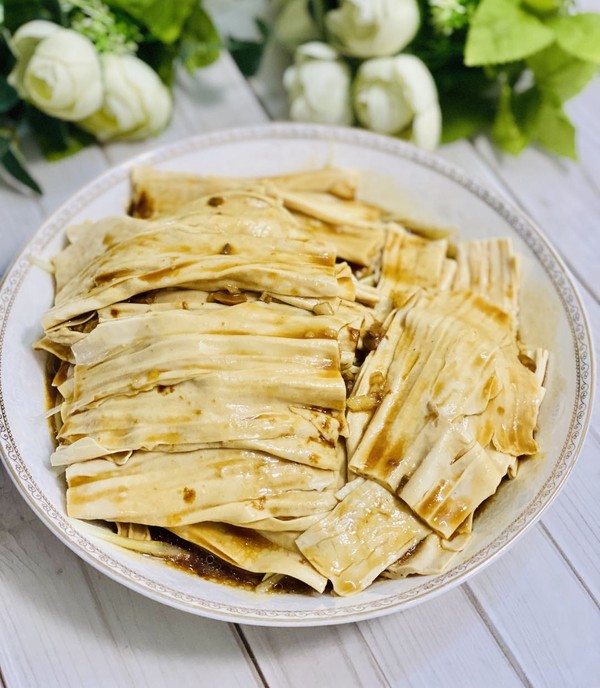 夏日涼拌吃腐竹，爽滑可口，撈一撈超好吃的做法-家常味煮菜譜