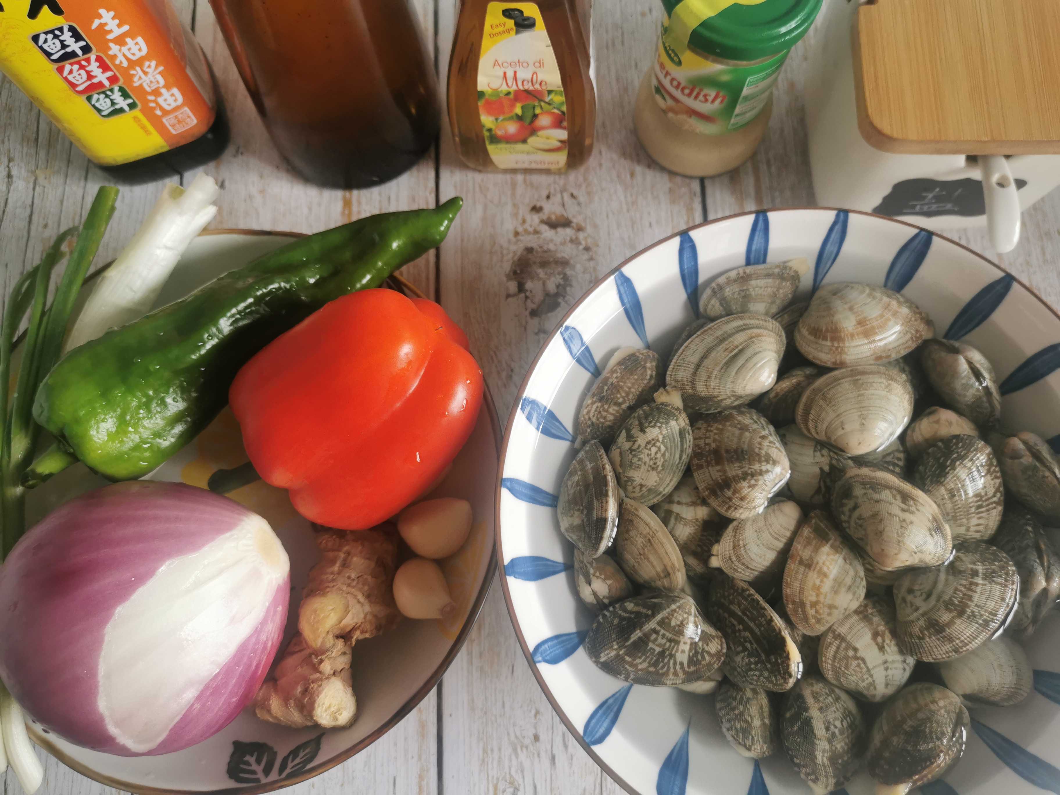 爆炒花甲的做法-家常味炒菜譜