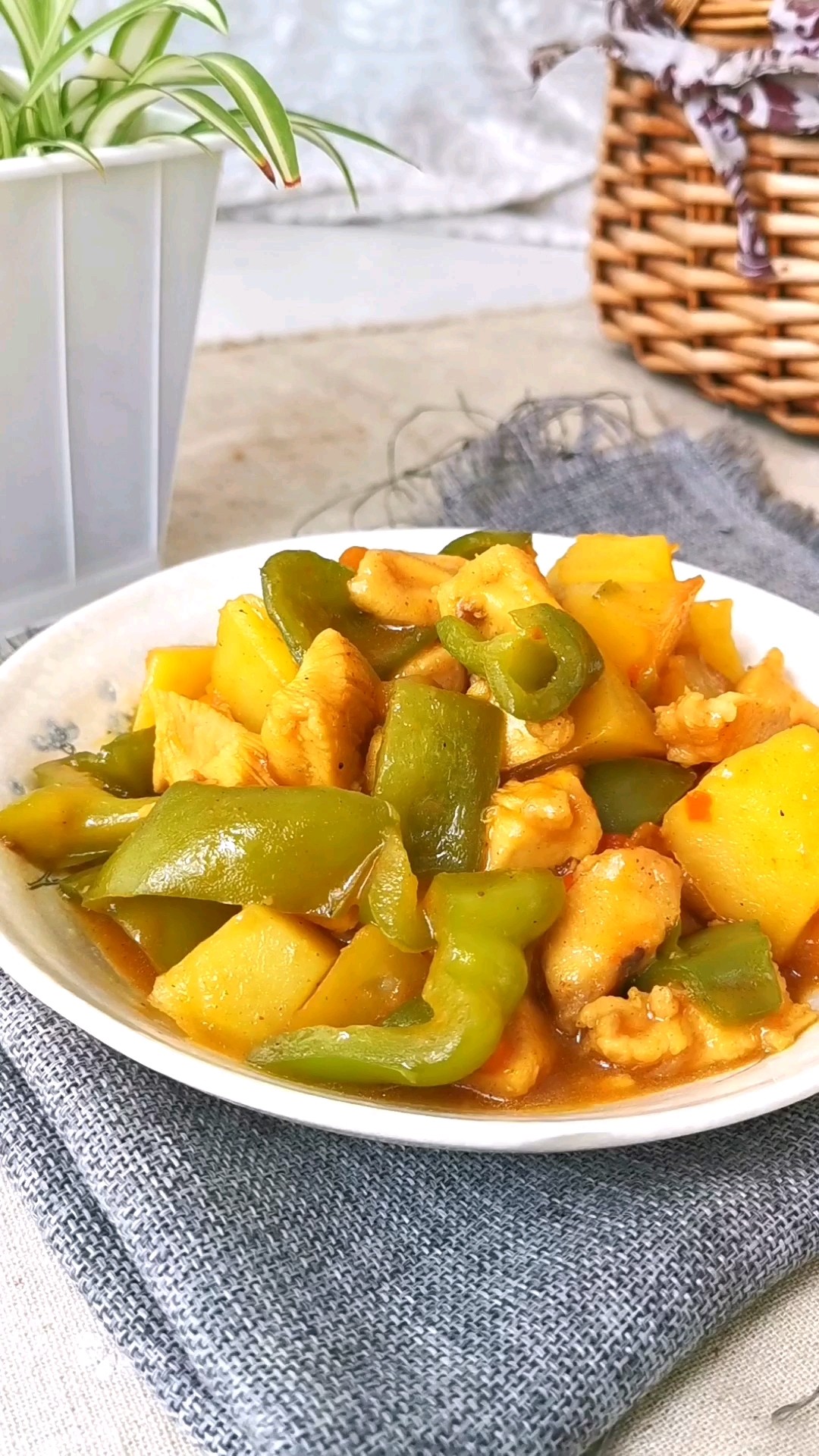 咖喱雞塊的做法-咖喱味燒菜譜