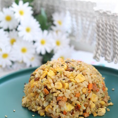 這款蛋炒飯，顏值與味道并存，不怕小朋友不愛吃飯了的做法-家常味炒菜譜