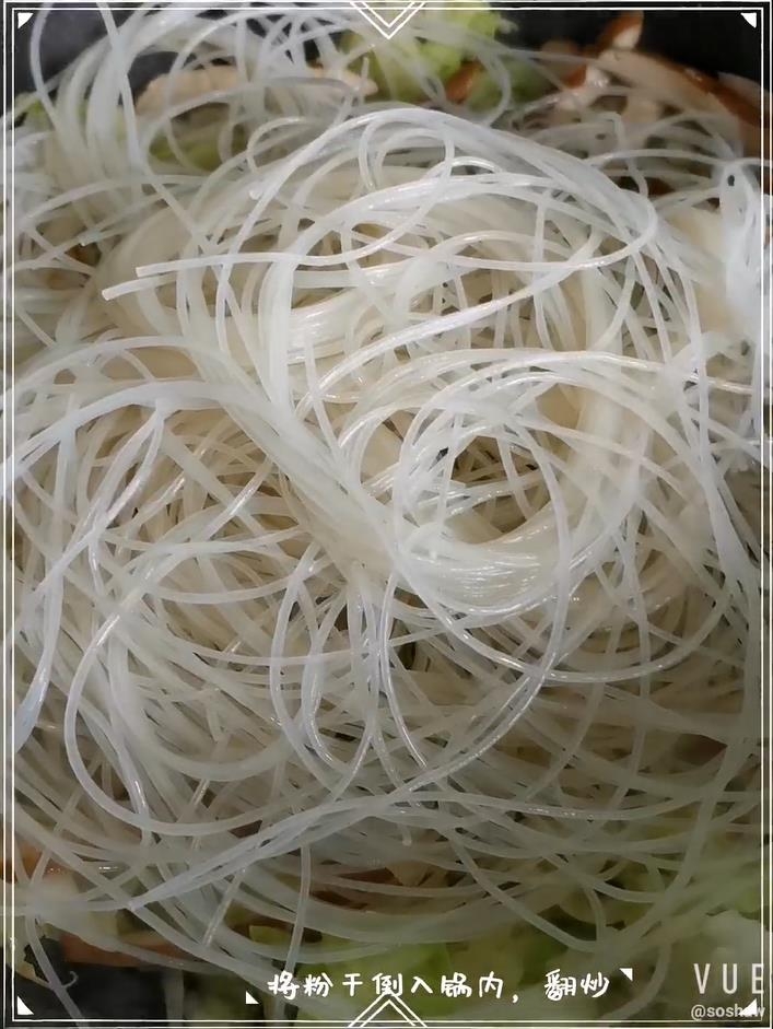 卷心菜雞蛋炒粉干的做法-家常味炒菜譜