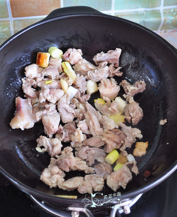 紅燒筋頭巴腦的做法-家常味燉菜譜