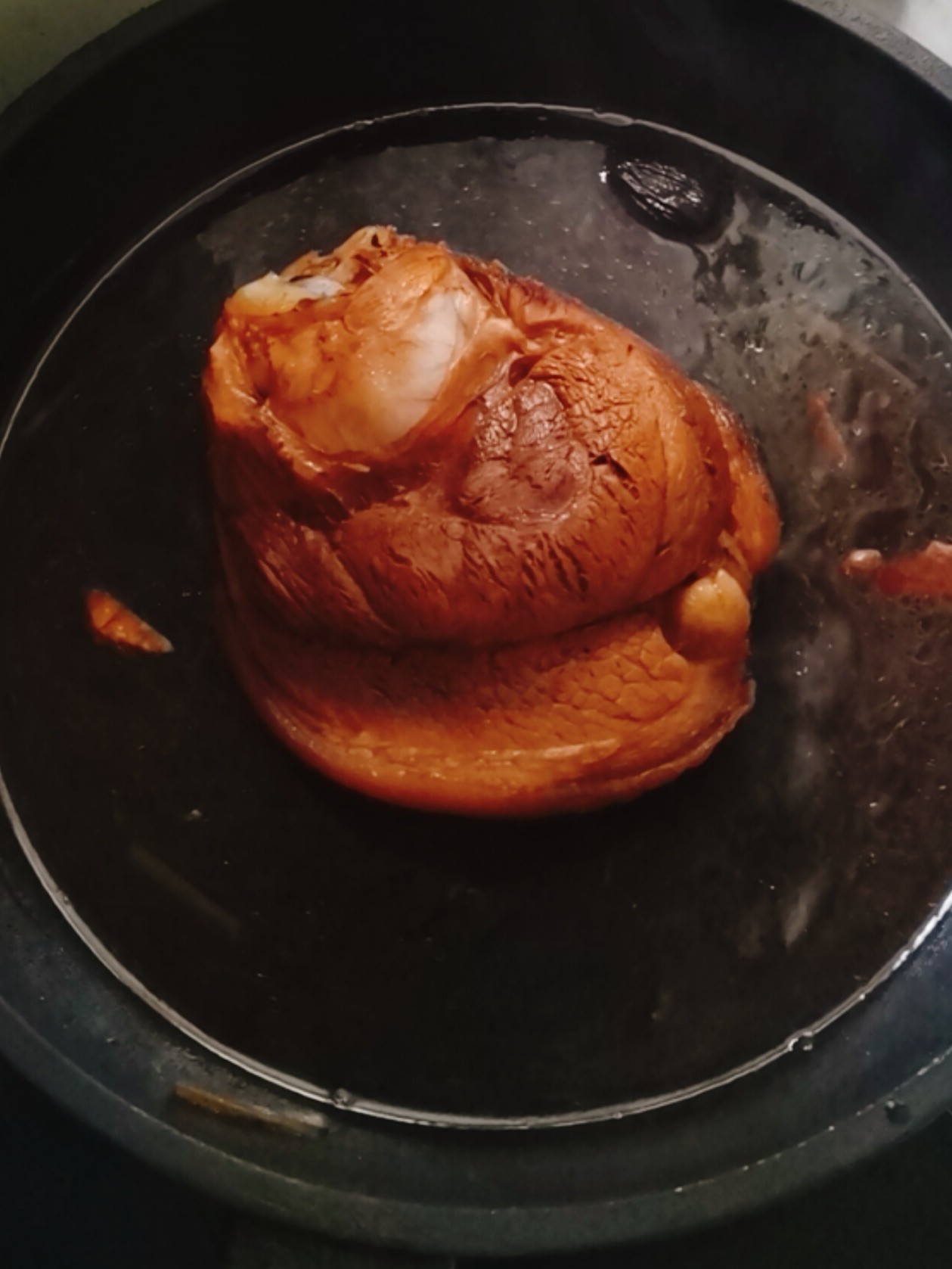 香鹵肘子的做法-咸鮮味鹵菜譜