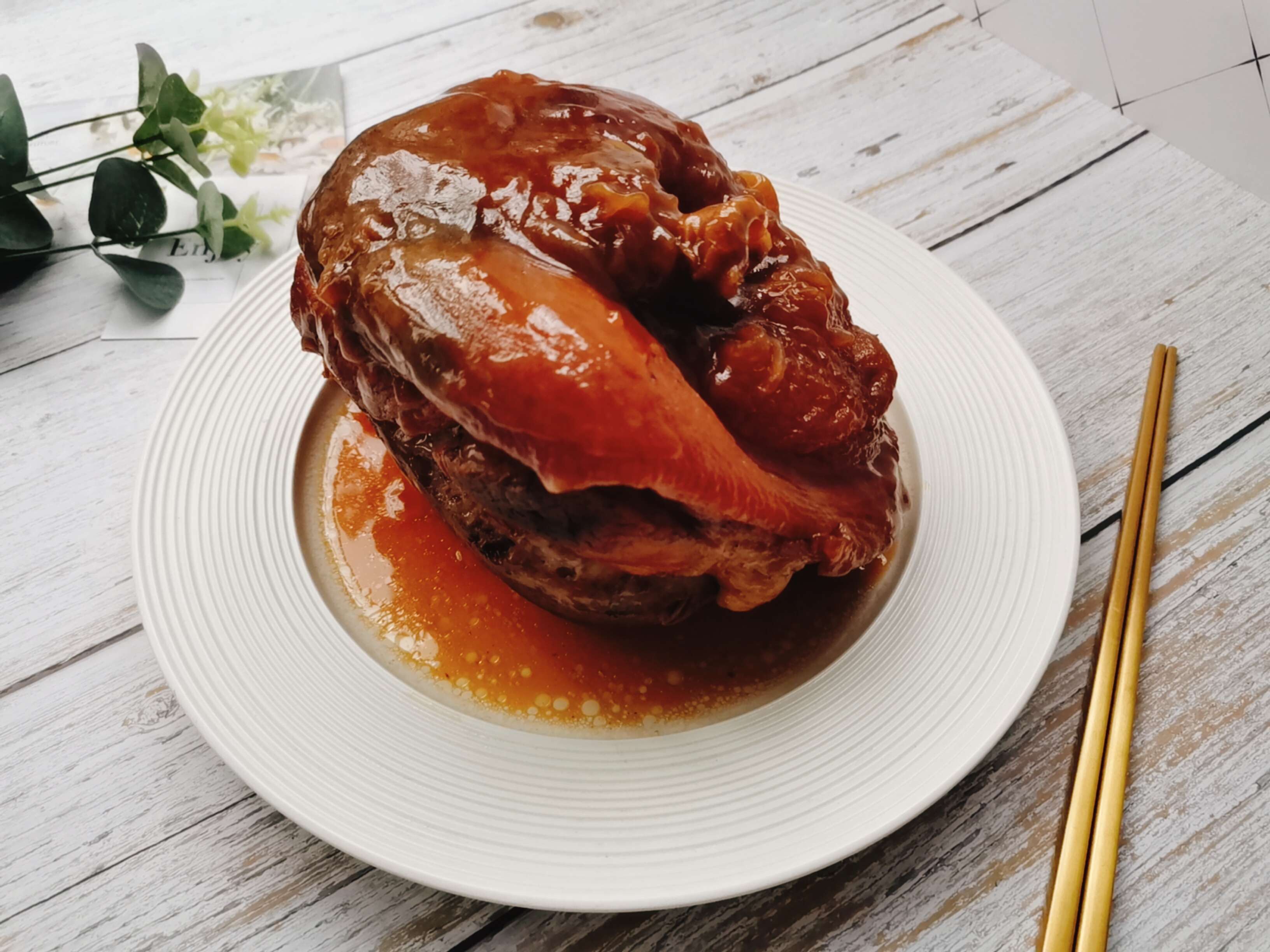 香鹵肘子的做法-咸鮮味鹵菜譜