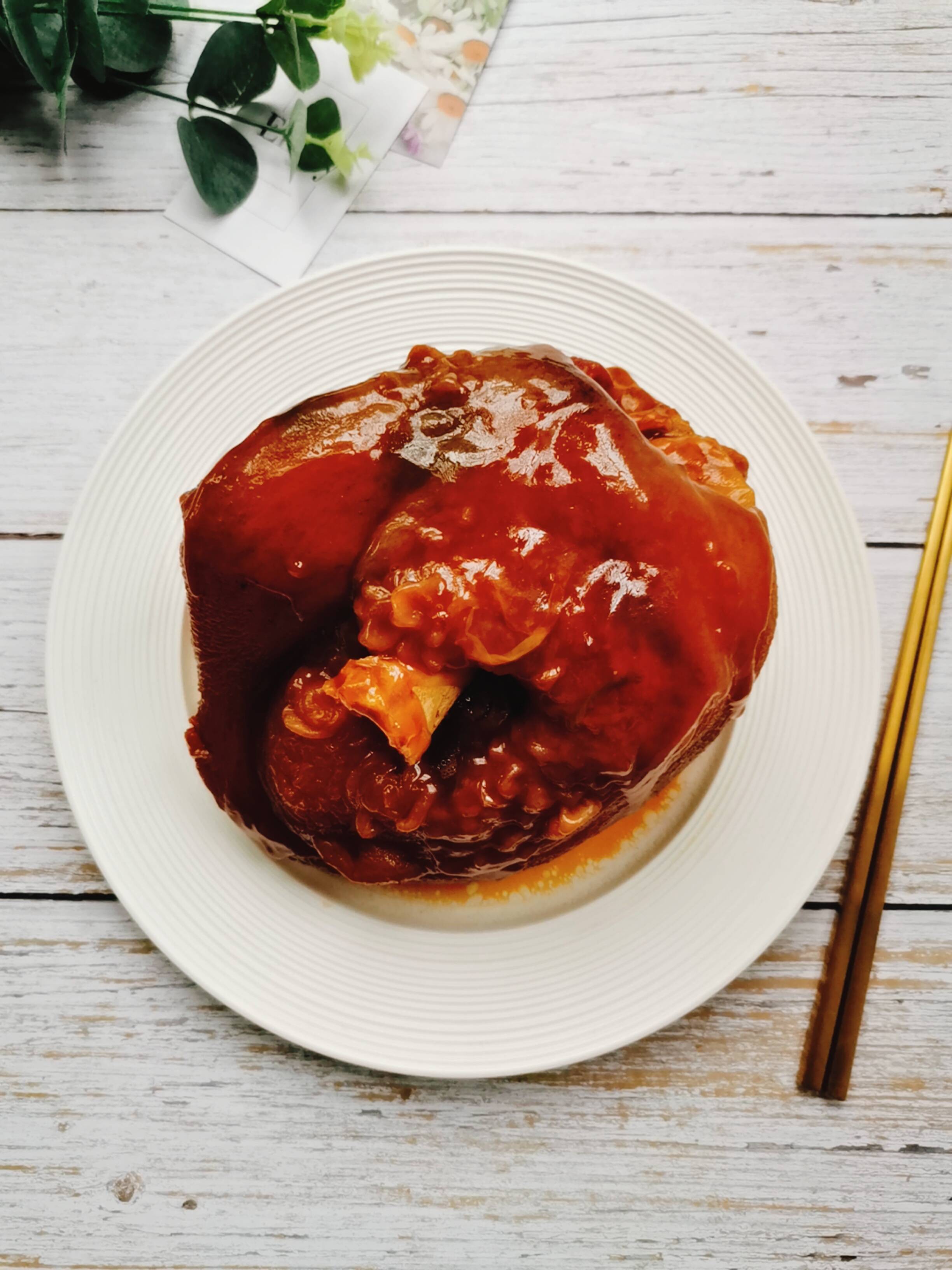 香鹵肘子的做法-咸鮮味鹵菜譜