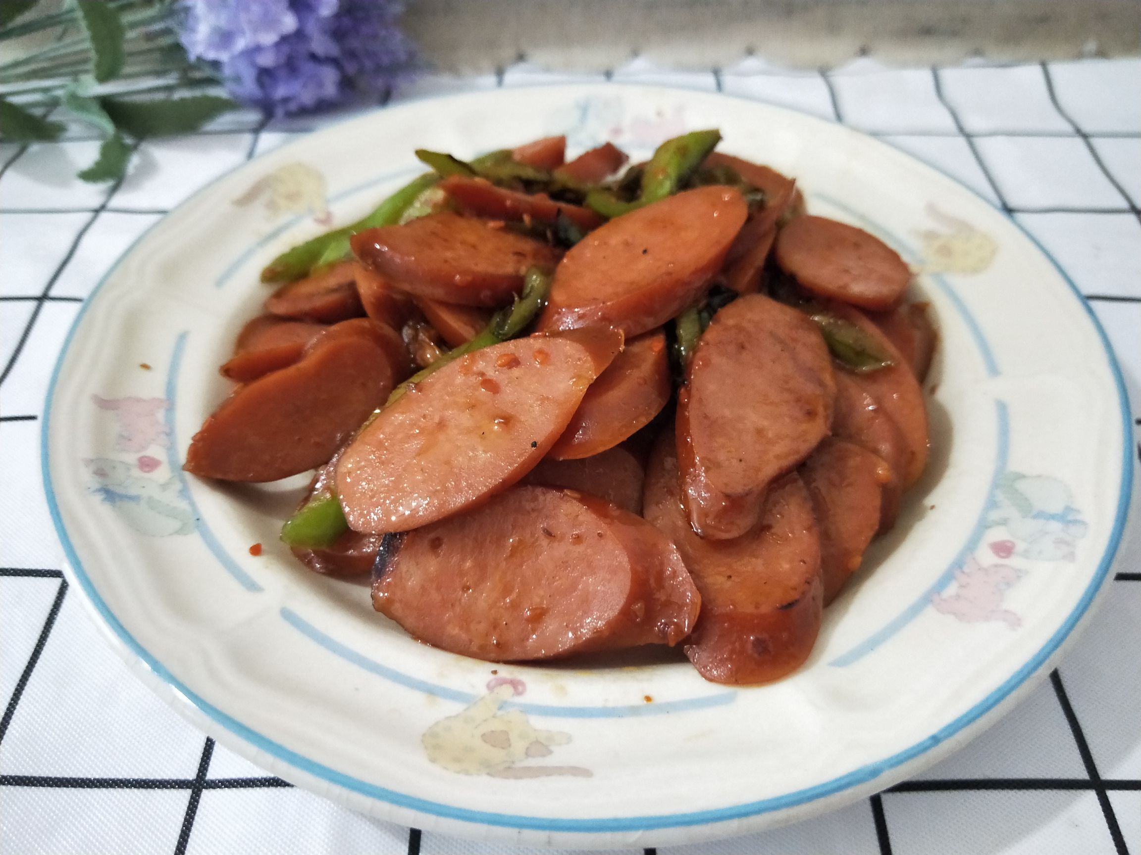 青椒蒜味腸的做法-家常味炒菜譜