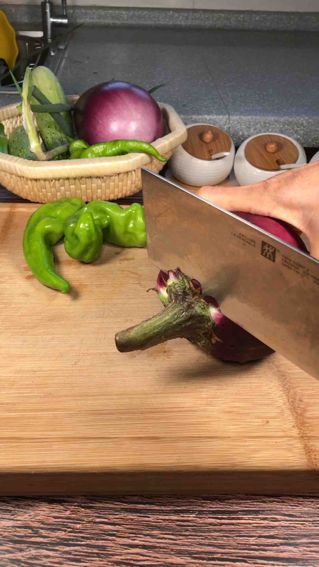 茄子新吃法的做法-家常味炒菜譜