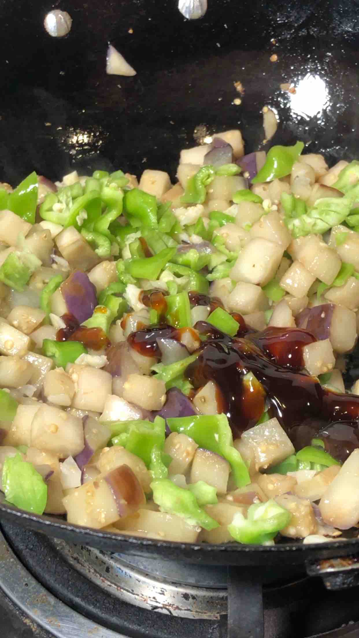 茄子新吃法的做法-家常味炒菜譜