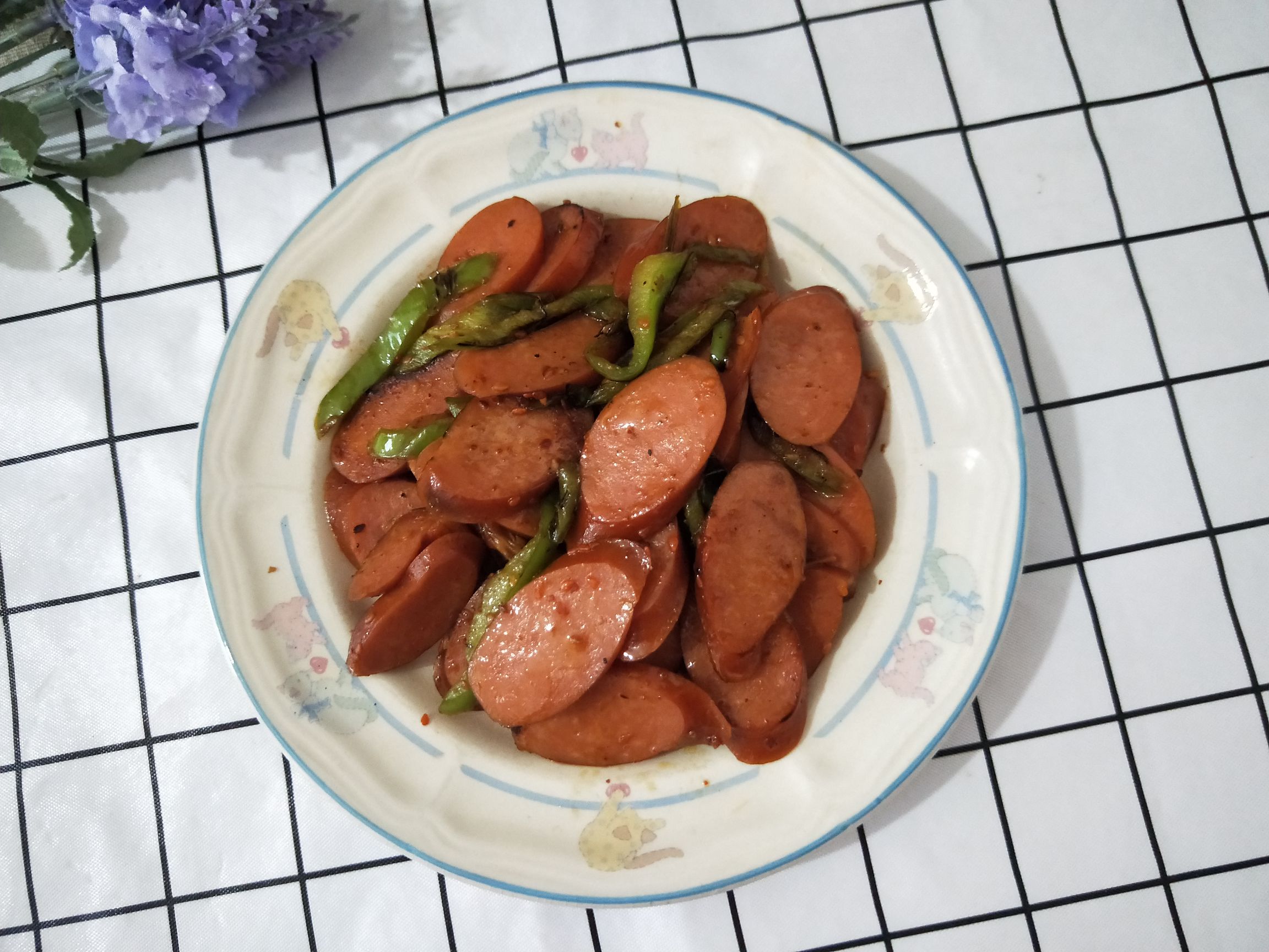 青椒蒜味腸的做法-家常味炒菜譜