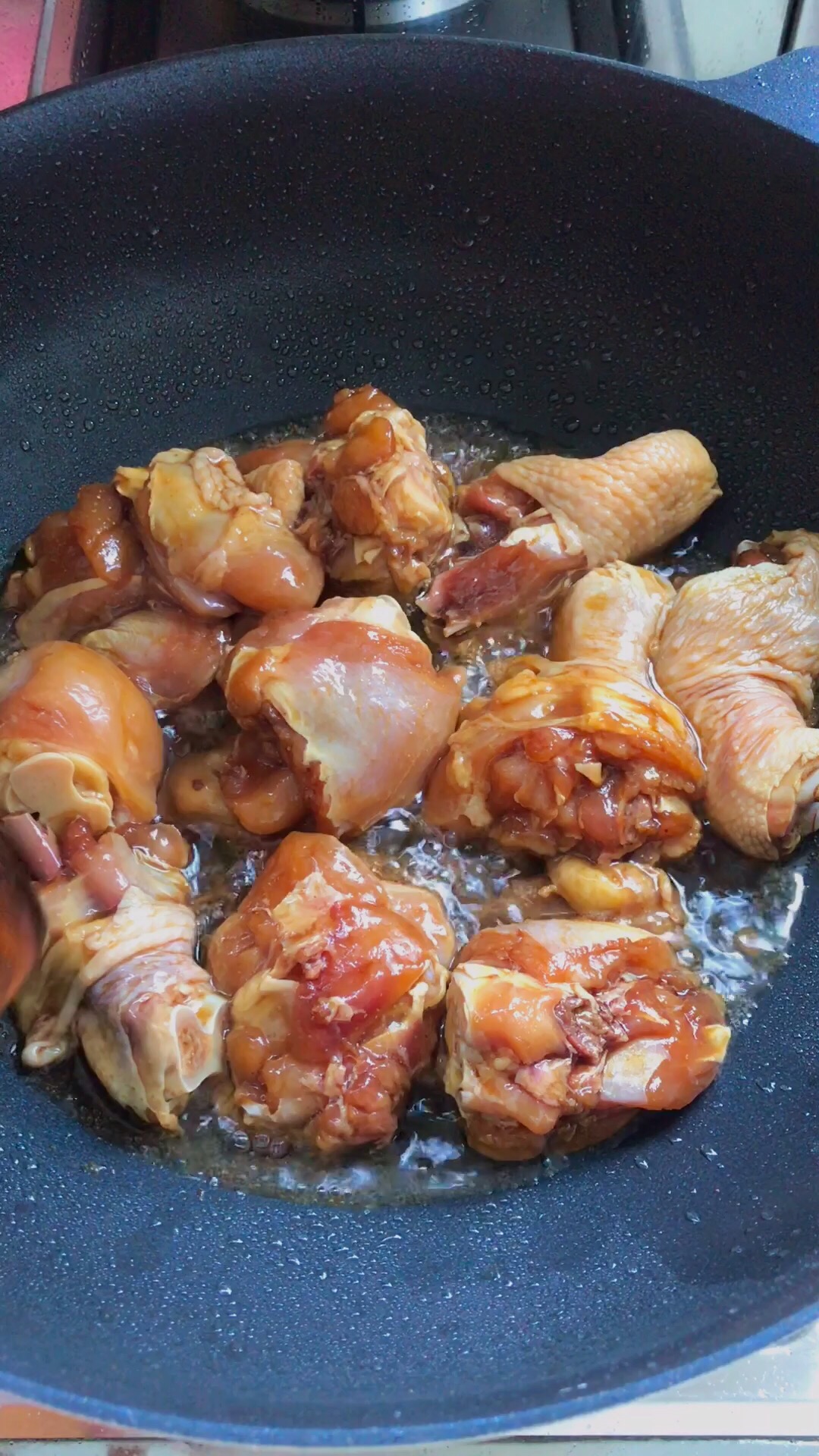 鮮香下飯的土豆?fàn)F雞腿的做法-家常味燜菜譜