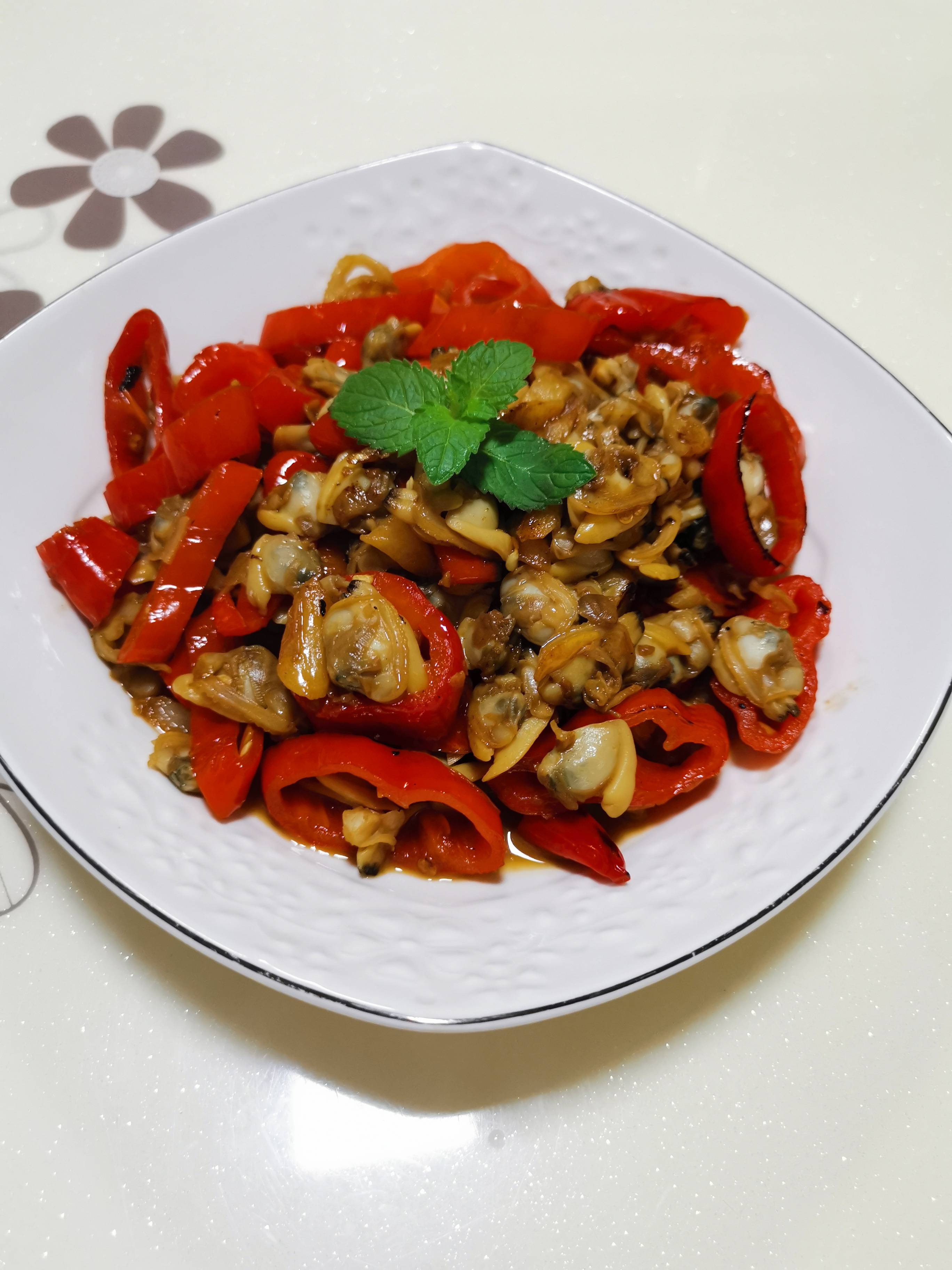 紅辣椒炒花甲肉的做法-咸鮮味炒菜譜