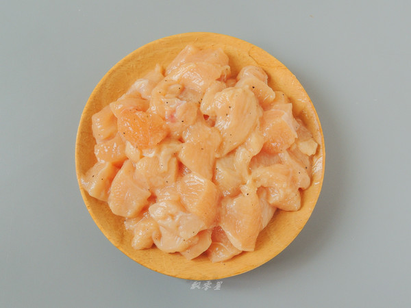 西藍花雞丁的做法-家常味炒菜譜