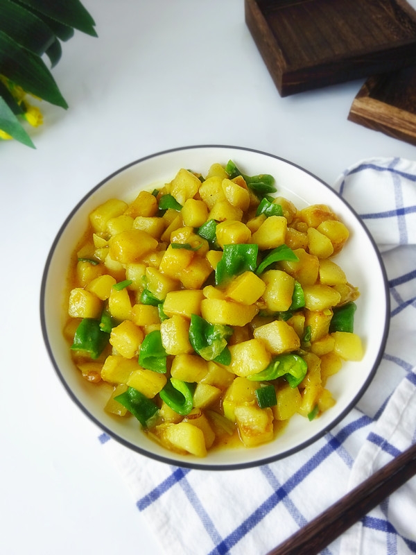 咖喱土豆的做法-咖喱味炒菜譜