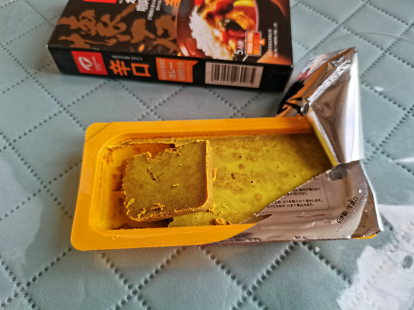 咖喱土豆燜雞的做法-咖喱味燒菜譜