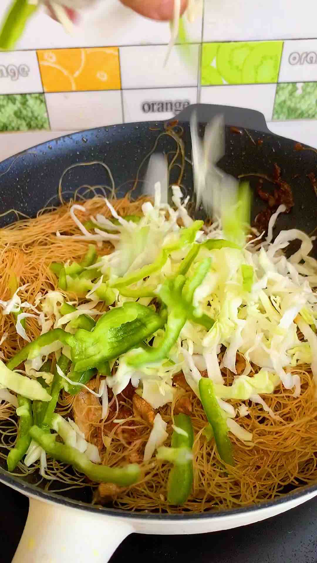 蝦蓉醬炒粉的做法-家常味炒菜譜