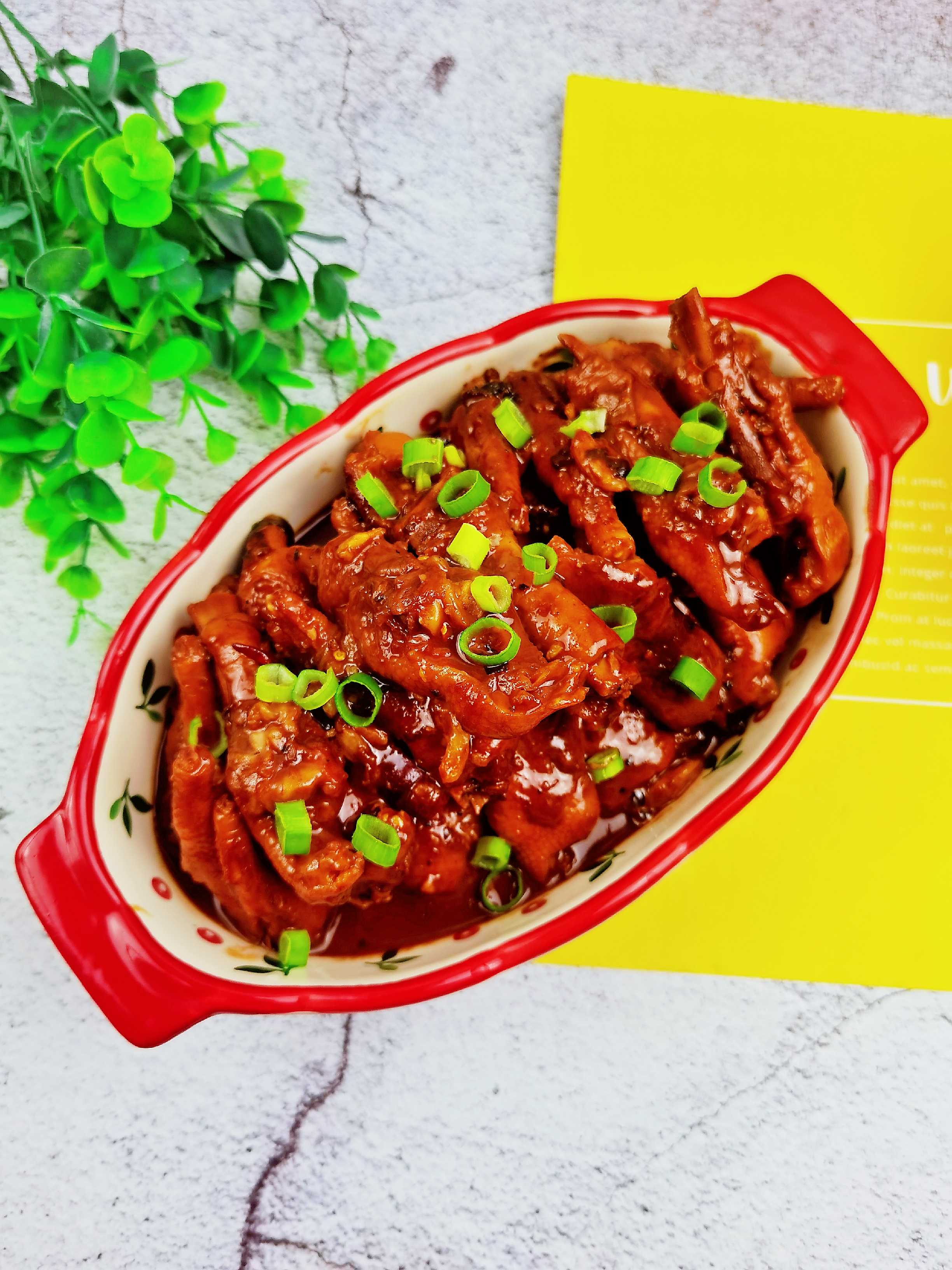 我是半滴雨，#來(lái)自內(nèi)蒙古#，參賽作品為腐乳鳳爪，好吃到吮指的做法-咸鮮味燜菜譜