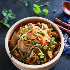 黃豆芽炒鹵水豬大腸的做法-家常味炒菜譜