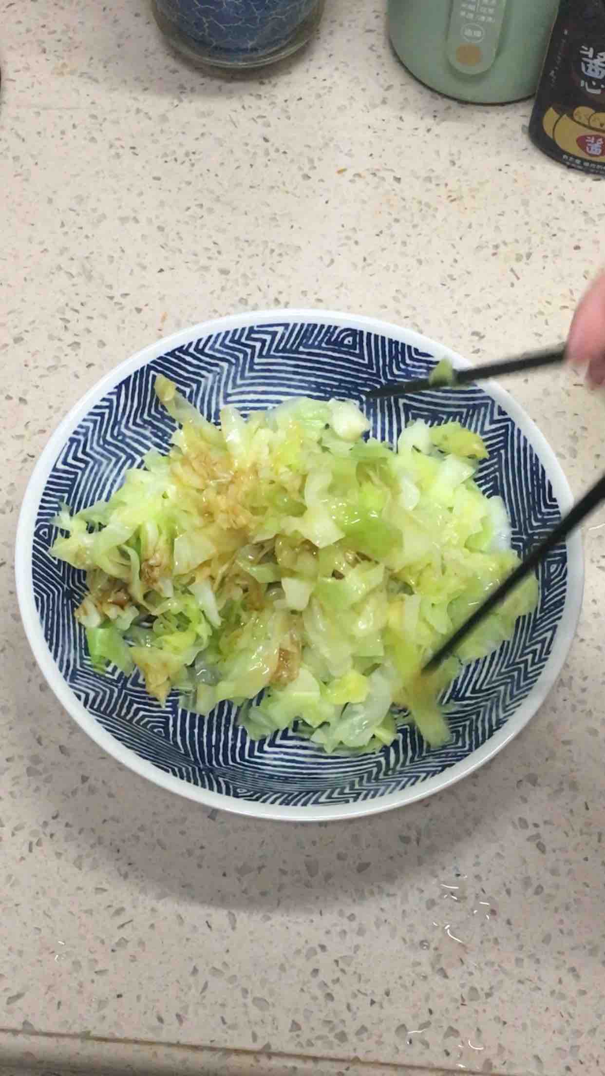 蝦蓉醬拌圓白菜的做法-咸鮮味拌菜譜
