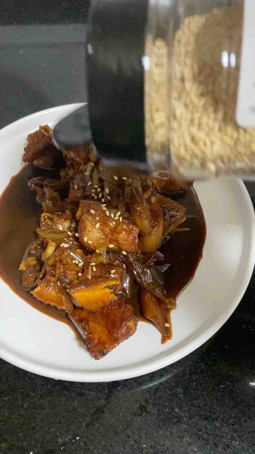 醬燜排骨，貼秋膘的做法-家常味煮菜譜