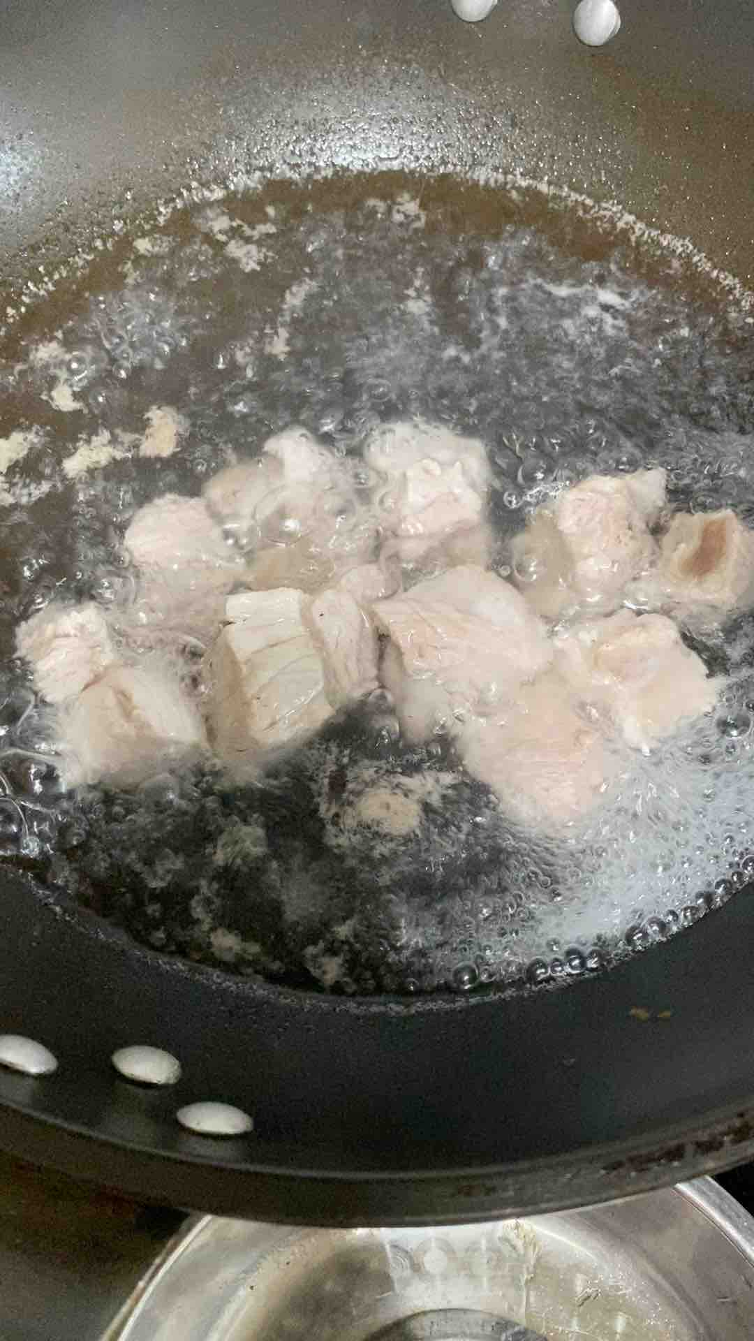 醬燜排骨，貼秋膘的做法-家常味煮菜譜