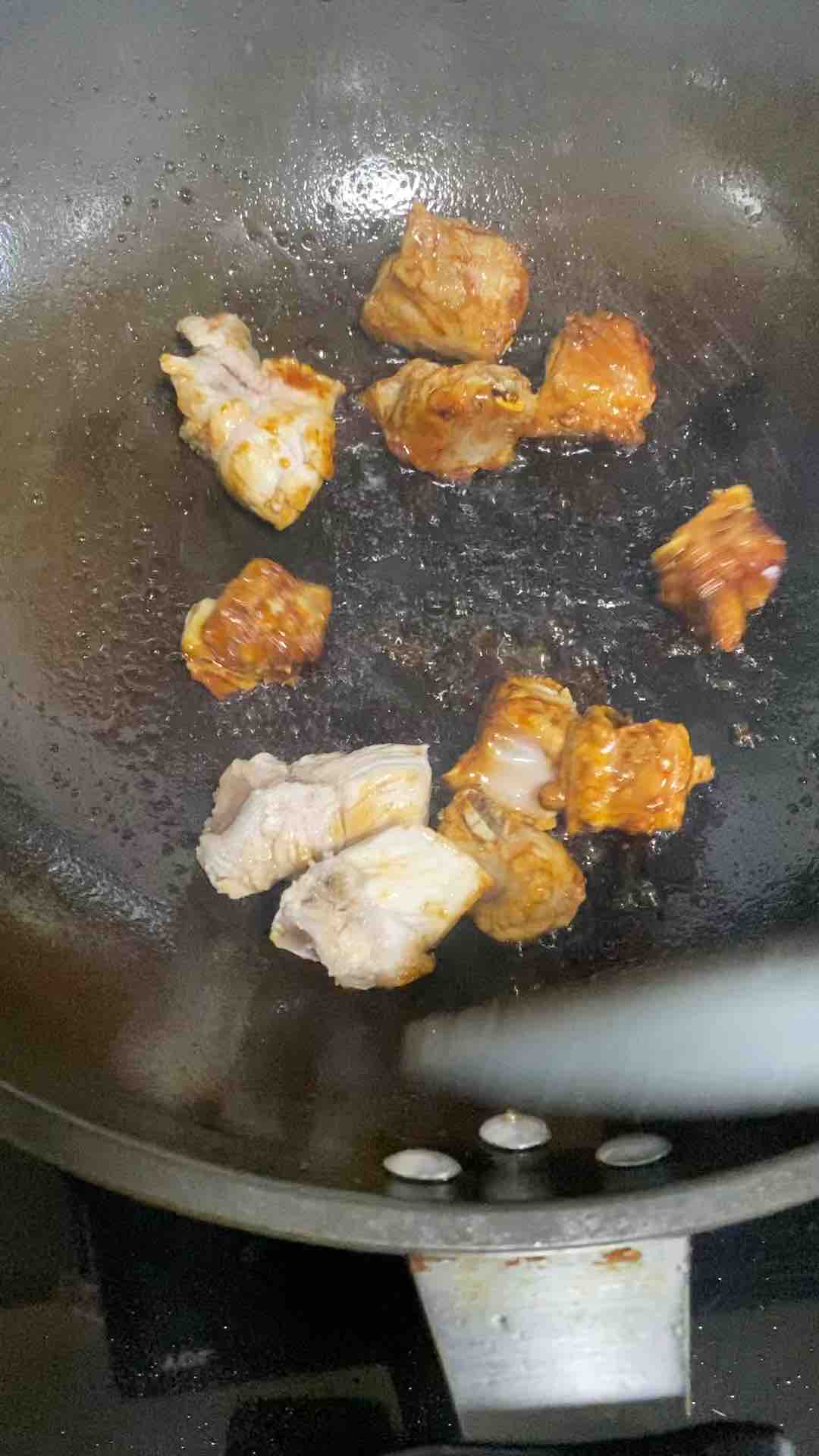 醬燜排骨，貼秋膘的做法-家常味煮菜譜