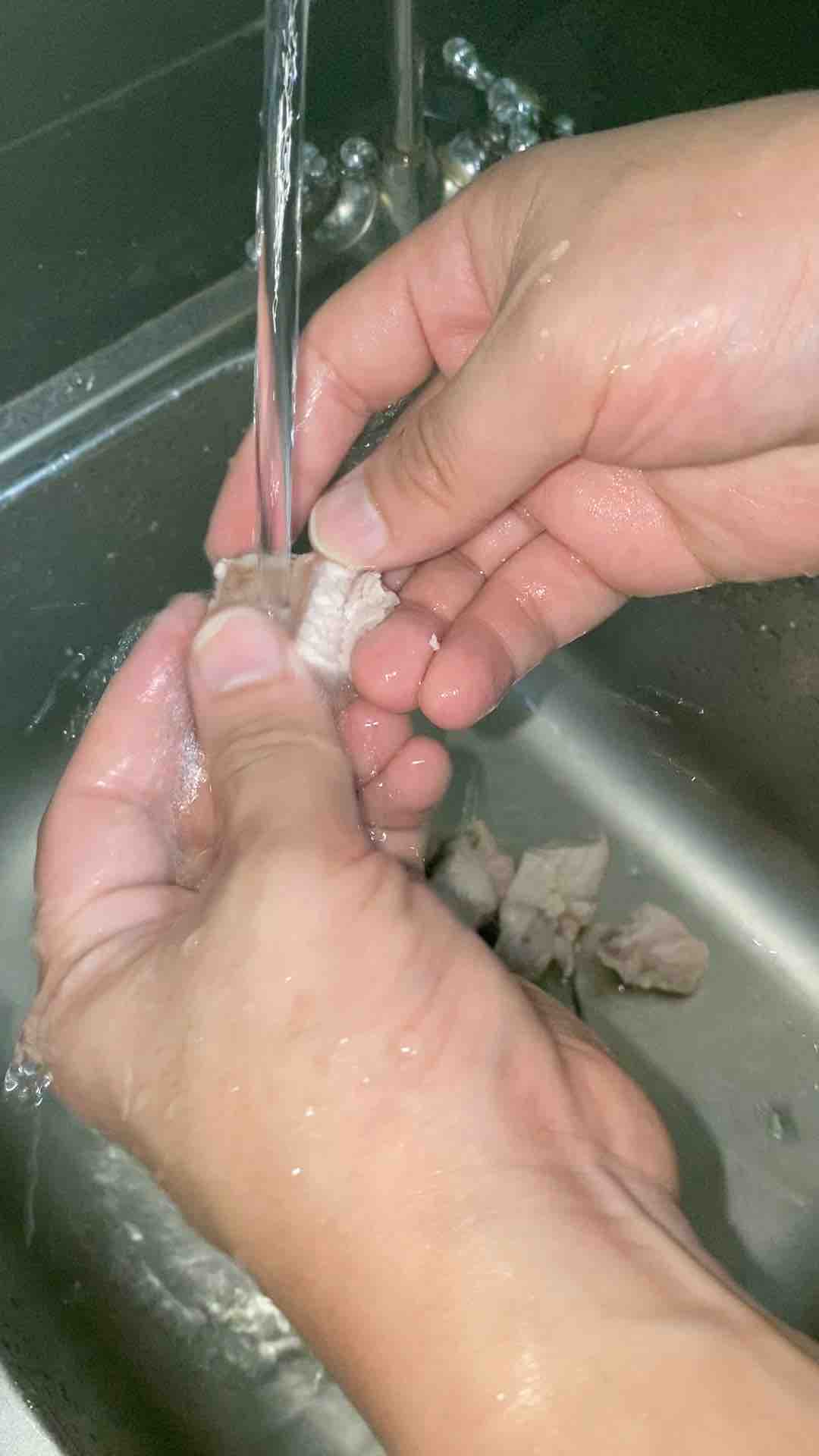 醬燜排骨，貼秋膘的做法-家常味煮菜譜