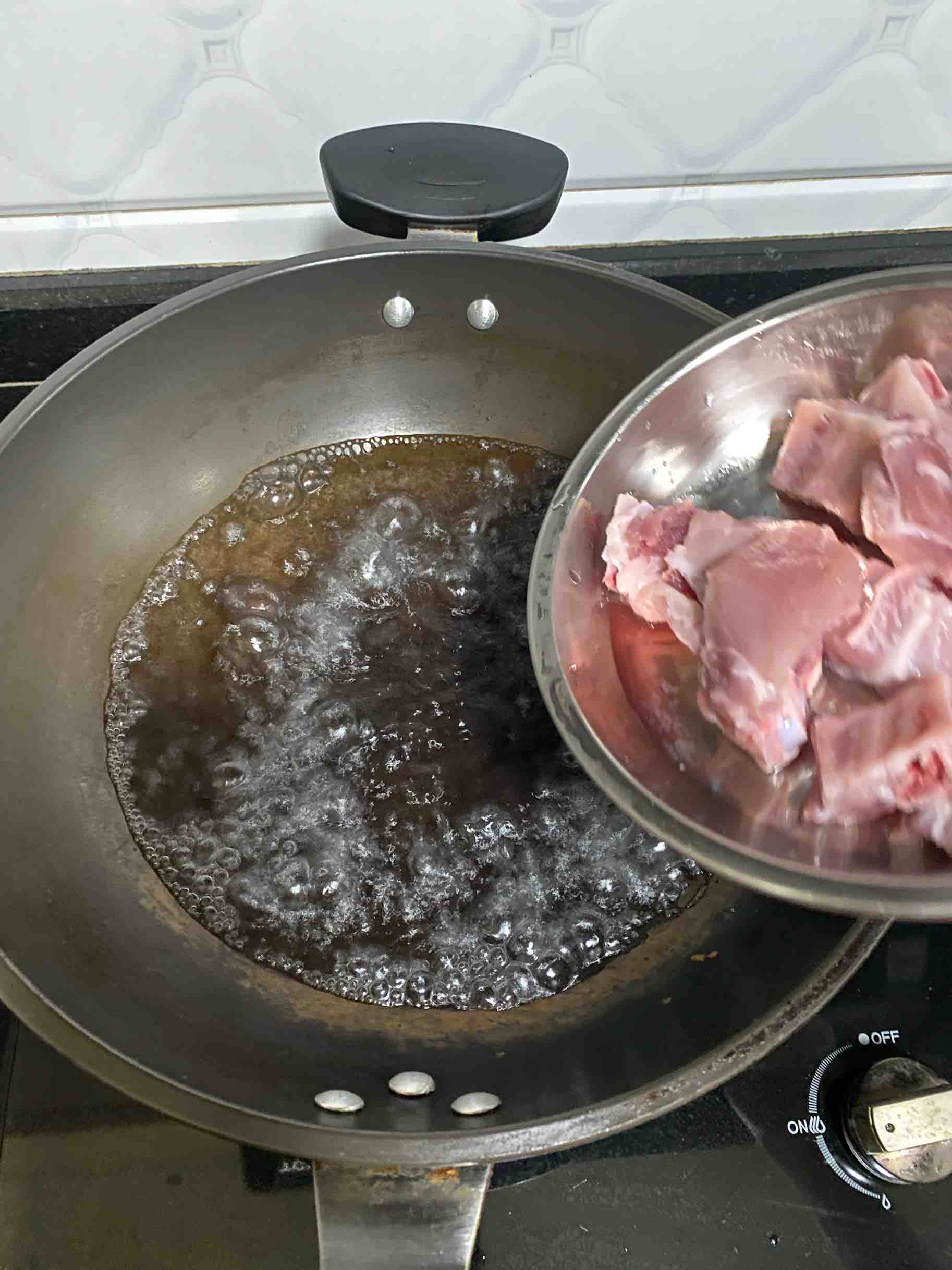 醬燜排骨，貼秋膘的做法-家常味煮菜譜